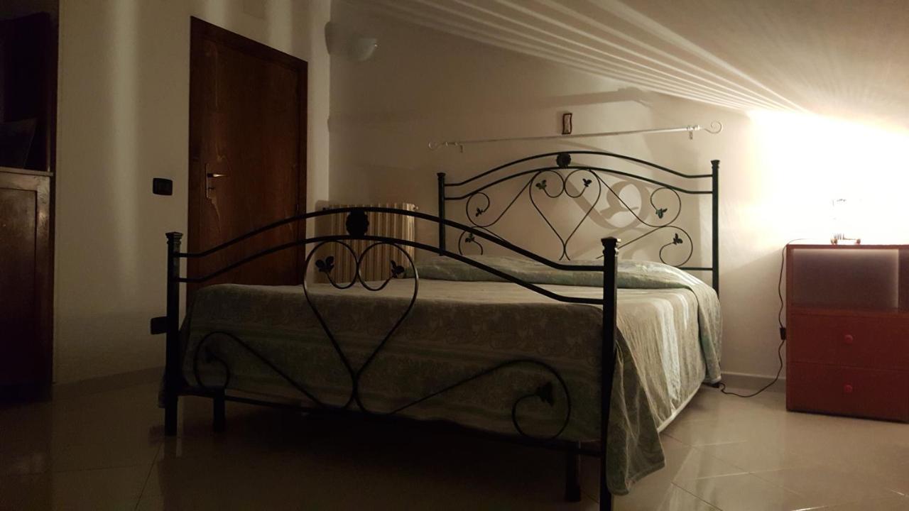 B & B La Mansarda โมโนโปลี ภายนอก รูปภาพ